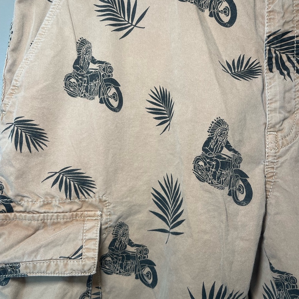 ED HARDY Printed Brown Cargo Shorts Size 34 - Picture 3 of 7